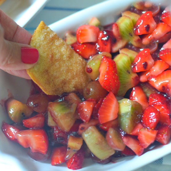 You are currently viewing Homemade Fruit Salsa Recipe {with Cinnamon Chips}