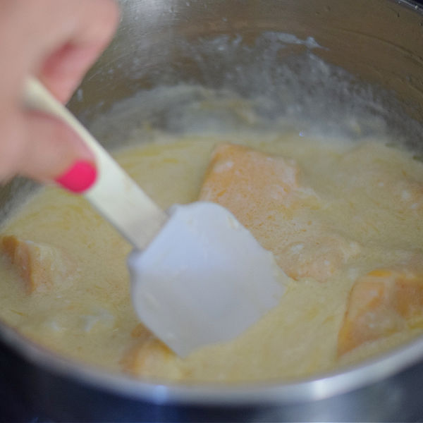 making baked mac and cheese 