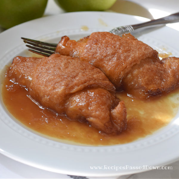 Read more about the article Crescent Roll Apple Dumplings with Sprite