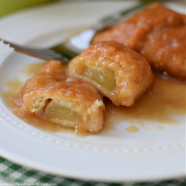 Read more about the article Crescent Roll Apple Dumplings with Sprite