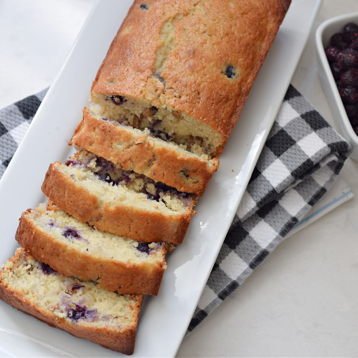 Read more about the article Blueberry Pineapple Bread