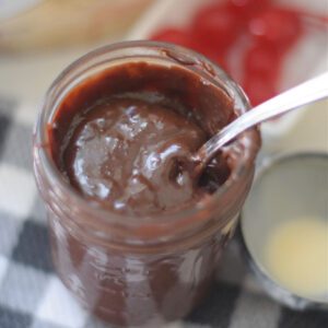 Read more about the article Two Ingredient Hot Fudge Sauce
